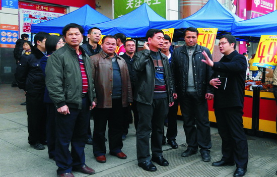 南寧青秀區(qū)區(qū)委常委、組織部部長(zhǎng) 梁國(guó)祿 考察仙葫店